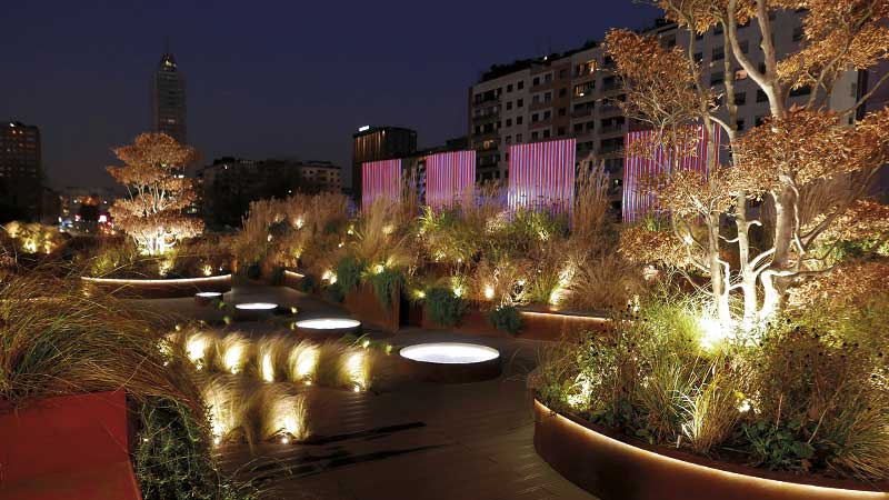 Outdoor lighting products and solutions