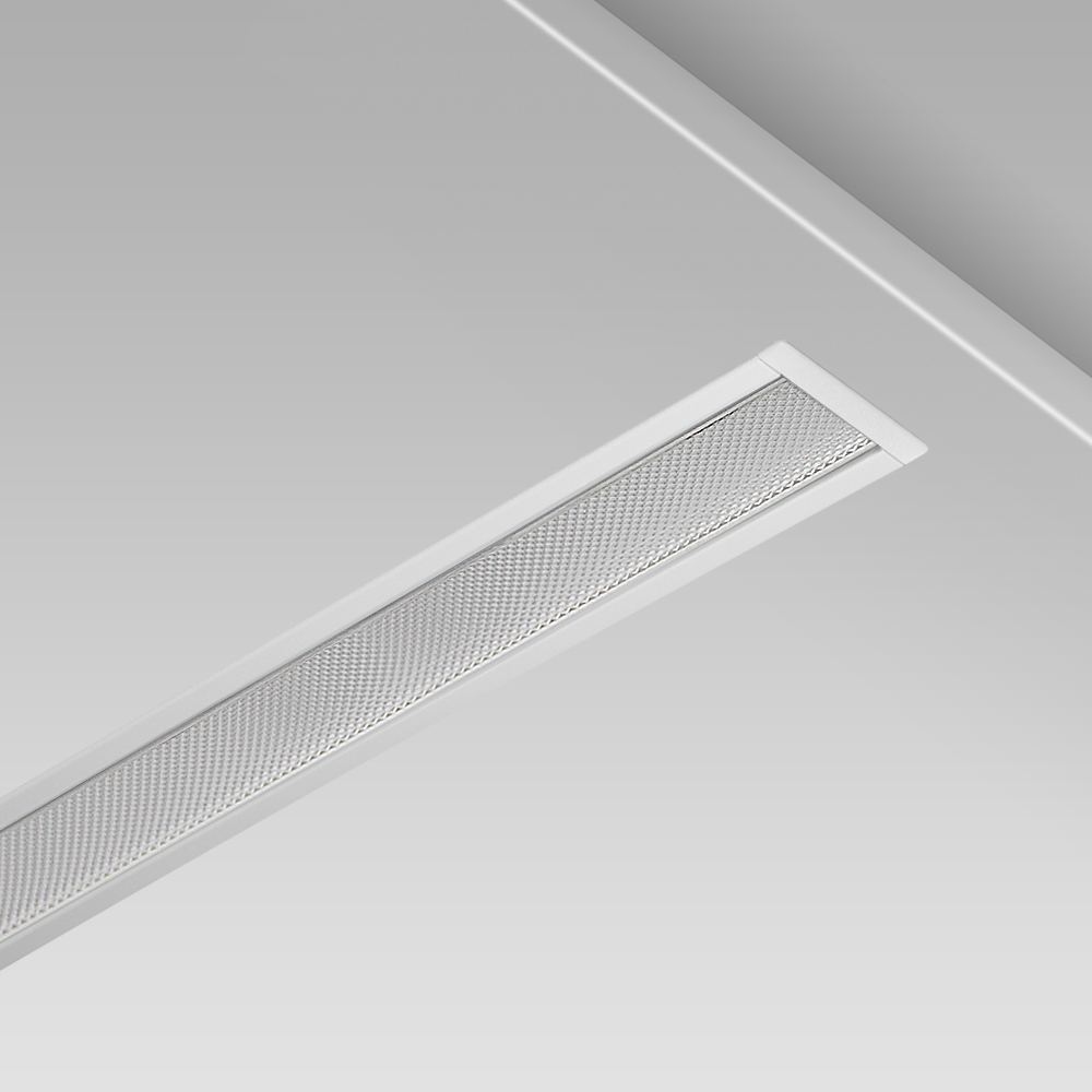 Apparecchio da incasso a soffitto dal design lineare, minimal ed elegante, per l'illuminazione di interni, con ottica Performance