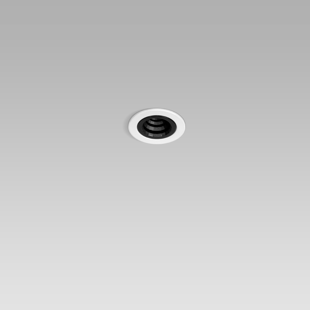 Elegante downlight a soffitto per illuminazione di interni dal design minimal con ottica nera, con profondità d’incasso minima